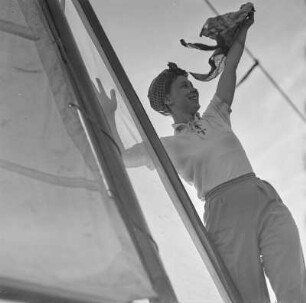 Elisabeth Gremmler auf einem Segelboot