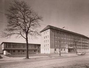 Julian-Grimau-Allee / Ostra-Allee