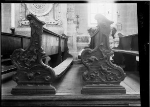 Salem Münster - Klosterkirche Maria Himmelfahrt Chorgestühl mit Schnitzerei