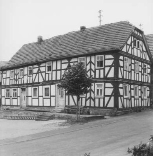 Fachwerkhaus (Fachwerkhaus); Nüsttal, Lindenstraße 14