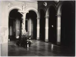 Evangelisches Diakonissenkrankenhaus Bethanien, Berlin-Kreuzberg Umbau: Eingangshalle vor Restauration
