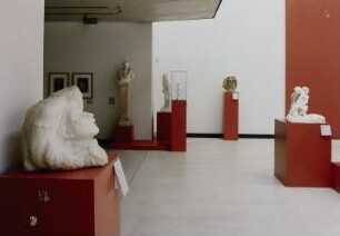 Der letzte Seufzer : Raumaufnahme Ausstellungssaal. Blick von "Der letzte Seufzer" zum Balzac-Kopf