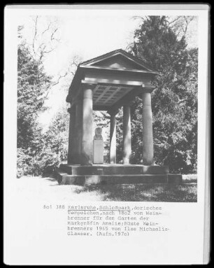 Dorischer Tempel mit Büste Friedrich Weinbrenners