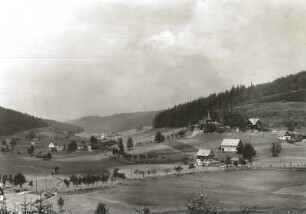 Rehefeld (Altenberg-Rehefeld-Zaunhaus). Ortsteilansicht. Blick talauswärts