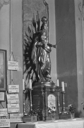 Seitenaltar — Strahlenkranzmadonna mit Kind
