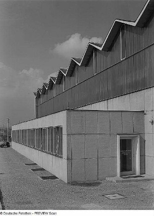 Dresden-Südvorstadt. Technische Universität, Institut für Fördertechnik und Baumschinen, Eingangsseite