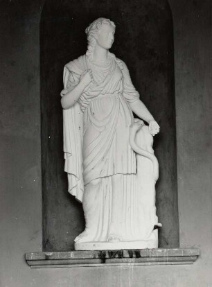 Hygieia : Machern (Muldentalkreis), Schule Adam Friedrich Oeser, Hygieia-Statue, Ton, glasiert, 1792/93, Hygieia-Tempel