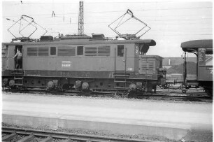 Reutlingen Hauptbahnhof, E-Lok der Baureihe E44