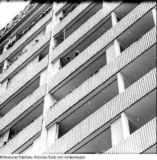 Prager Straße, Bau der Hotels