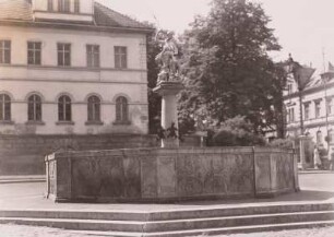 Marktbrunnen mit Sankt Georg