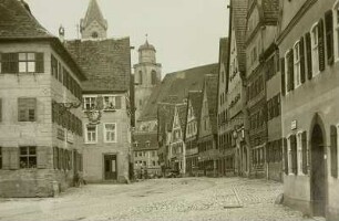 Dinkelsbühl, Nördlinger Straße mit St. Georgskirche