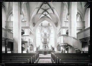 Kirche, innen, nach Osten