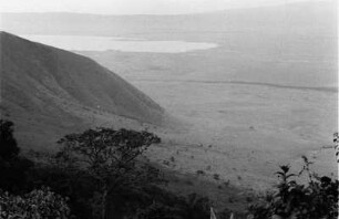Landschaft : Tansania, Famous Ngorongoro Crater. Aufnahme der Landschaft in Richtung eines Sees