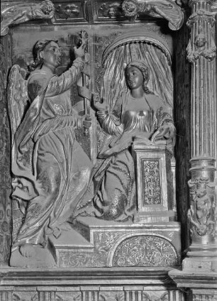 Hochaltar, Hauptgeschoss, linker Teil: Verkündigung an Maria