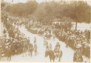 1900 Jahrfeier der Hermannsschlacht / Festzug. Detmold. Paulinenstraße. Papierabzug