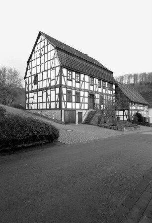 Einhaus; Fuldatal, Brückenstraße 10