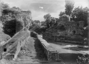 Burg Saarburg : Saarburg. Ruinen auf der Saarburg. Teilansicht