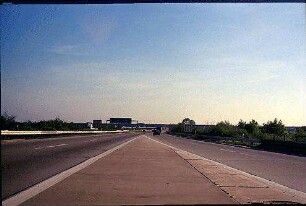 Ausfahrt aus Nebenfahrbahn West (Heidelberg Richtung Karlsruhe) zu Hauptfahrbahn West (Heidelberg Richtung Karlsruhe)
