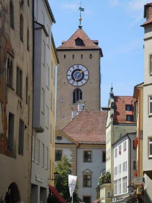 Regensburg - Uhrturm : Uhrturm am historischen Rathaus. Aufgenommen am 16. Juli 2011 in Regensburg