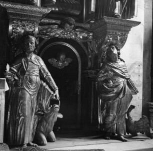 Hochaltar : Hochaltar. Holz, geschnitzt, vergoldet, gefasst (1626-1632; M. Hönel). Evangelist Lukas und Evangelist Johannes. Gurk, Pfarr- und ehemalige Domkirche Mariae Himmelfahrt, Chor