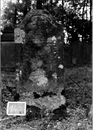 Grabstein 142 [Nir S. 109f. Nr. 11.19]