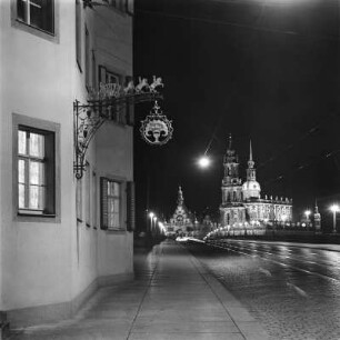 Dresden. Blick von der Gaststätte Narrenhäusel über die Augustusbrücke gegen die Altstadt