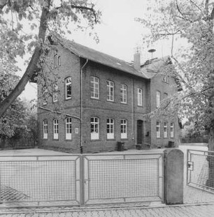 Ehem. Volksschule; Hadamar, Siegener Straße (Oberzeuzheim) 5