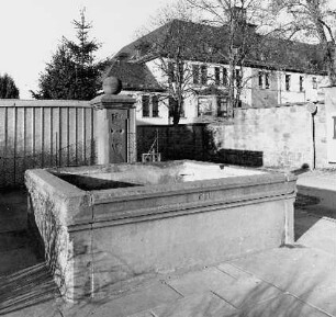Laufbrunnen; Michelstadt, Gartenweg 24