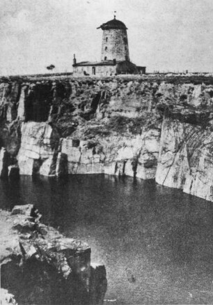 Hohburg-Lüptitz. Holländermühle auf dem Wolfsberg am Steinbruch, aus: Welt im Bild, 1935