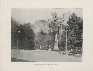 Im Tiergarten. Denkmal der Königin Luise