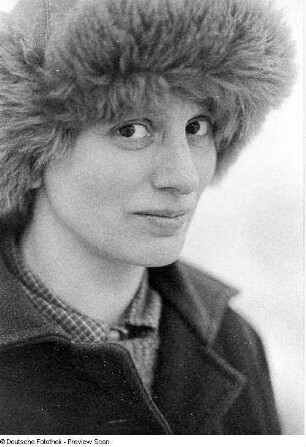 Portrait der Bildhauerin Thea Richter