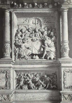 Schwenke, Michael: Altarbau mit Stifterfiguren R. von Bünaus (gest. 1592) und seiner Gemahlin Anna von Bünau, geborene von Schleinitz (gest. 1591) und Taufe. Sandstein. 1594/1602. Detail: Mittelteil mit "Abendmahl" und "Anbetung der Hirten". Altenberg-Lauenstein (Erzgebirge), Stadtkirche