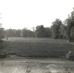 Hermsdorf-Lipsa. Schloßpark (ab 1911). Blick von der Terrasse des Nordflügels