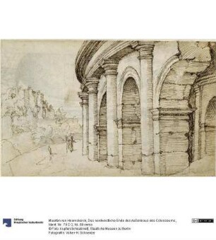 Das nordwestliche Ende des Außenbaus des Colosseums