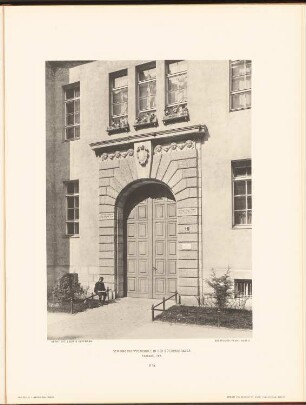 Gemeindedoppelschule in der Bötzowstraße, Berlin: Ansicht Tor (aus: Neubauten der Stadt Berlin, Bd. IX, 1910)