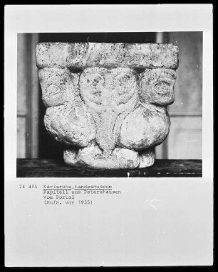 Kapitell aus dem Portal der 1831/1832 abgebrochenen Abteikirche zu Peterhausen (Konstanz)