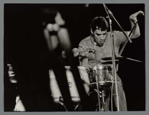 Paul Lovens : Portrait des Schlagzeugers Paul Lovens bei der Jazzbühne Berlin im Friedrichstadt-Palast Berlin