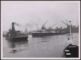 Schiffe am Binnenhafen Duisburg-Ruhrort