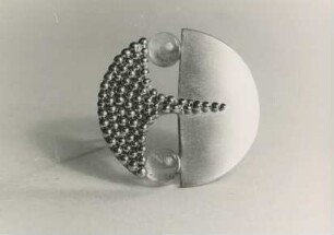 Brosche von Otto Schamschula