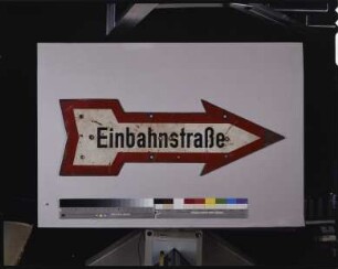 Verkehrsschild "Einbahnstraße"