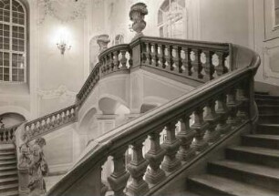 Bratislava. Palais Grassalkovich (Präsidentenpalais, 1760). Treppe zur 1. Etage