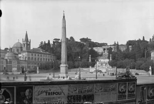 Rom. Piazza del Popolo mit Kirche Santa Maria del Popolo und dem Obelisco Flaminio