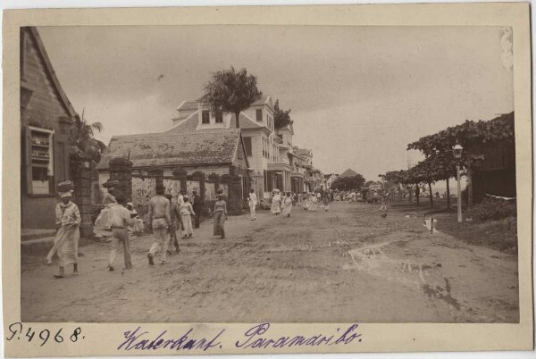 Le bord de l'eau. Paramaribo