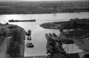 Breisach: Hafen vom Münsterplatz aus