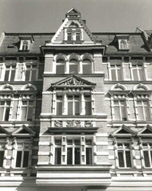 Halle (Saale), Leipziger Straße 29. Wohn-und Geschäftshaus (1888). Erker