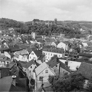 Greiz. Stadtansicht mit Oberem Schloß auf dem Schloßberg