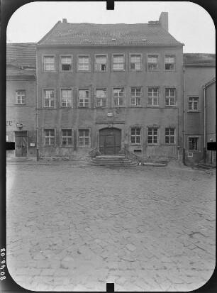 Meißen-Altstadt, Domplatz 10. Domherrenhaus (Kerstinghaus, 1746). Straßenfront