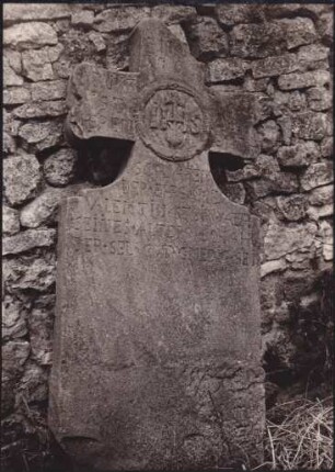 alter Friedhof. Grabkreuz Valentin Steirwalth, +1708