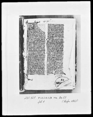 Biblia Latina — Initiale F (rater Ambrosius), darin der heilige Hieronymus am Schreibpult, Folio 1recto