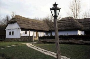 Baneasa: Dorfmuseum, Freilicht Museum, Bauernhof mit Laterne